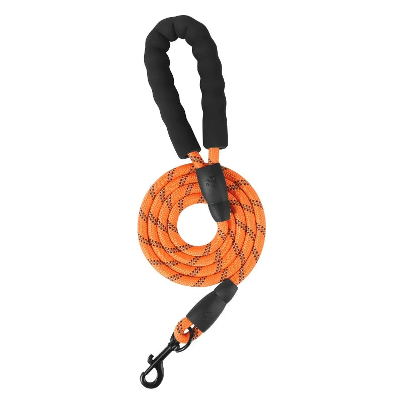 Heavy duty dog leash for large dogs – reflective detail